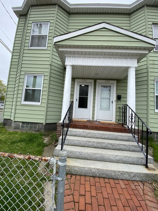 Building Photo - 134 Ledge St