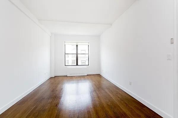 Building Photo - 212 W 91st St