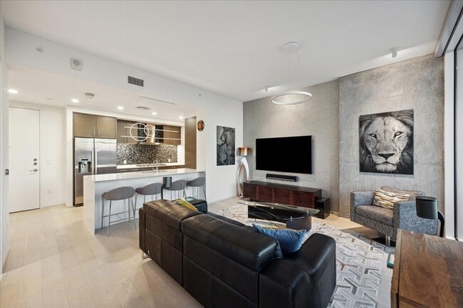 Building Photo - 301 West Ave