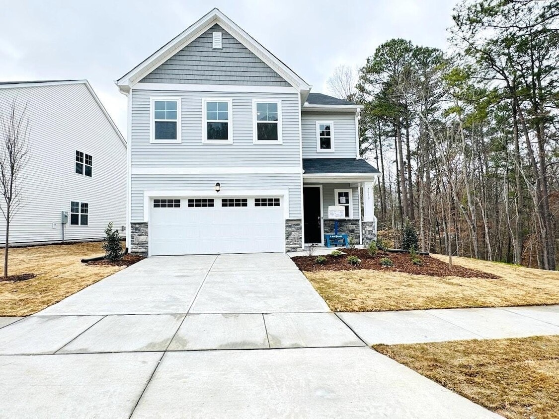 Single Family 4 Bedroom 3 Bathroom for Rent - Guest Bedroom Down - Single Family 4 Bedroom 3 Bathroom for Rent - Guest Bedroom Down