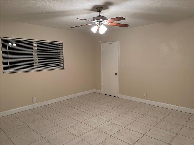 Building Photo - 1714 Lauderdale Manor Dr