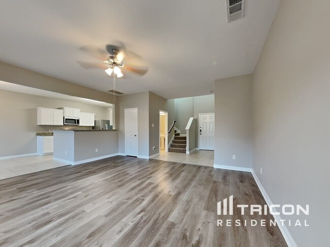 Foto del edificio - 1327 Tamarack Dr
