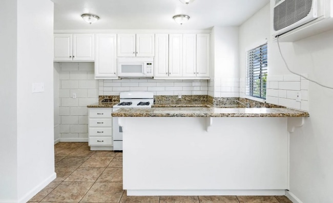 Building Photo - 34976 Ave A