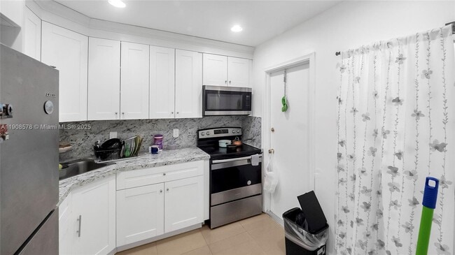 Foto del edificio - 4200 NW 3rd Ct