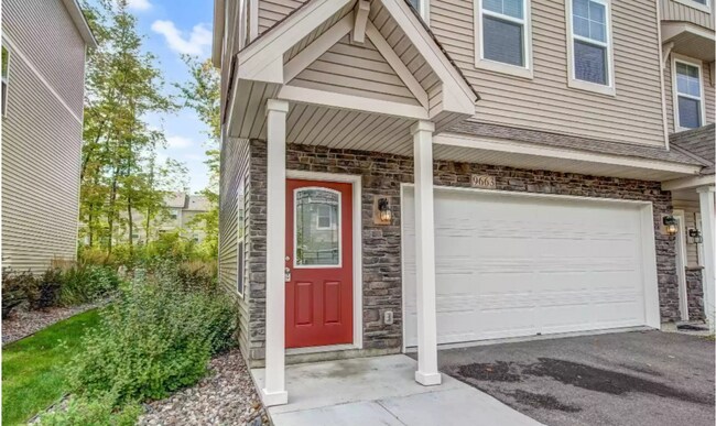 Foto del edificio - 9663 Merrimac Ln N