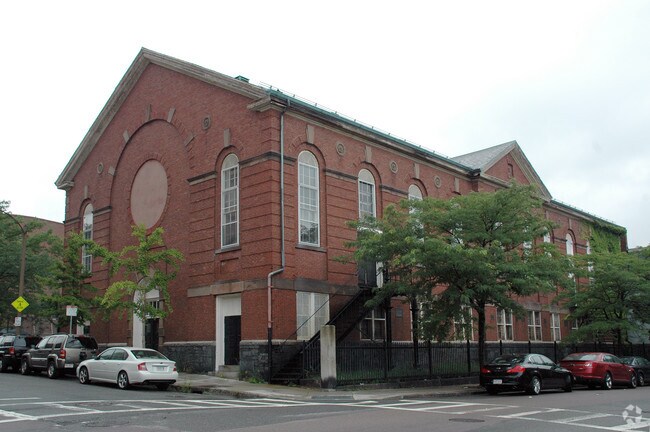 Foto principal - 616 E 4th St