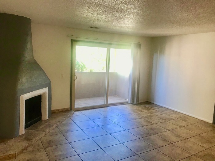 3827 Montgomery Blvd NE Unit APT 222, Albuquerque, NM 87109 Room for