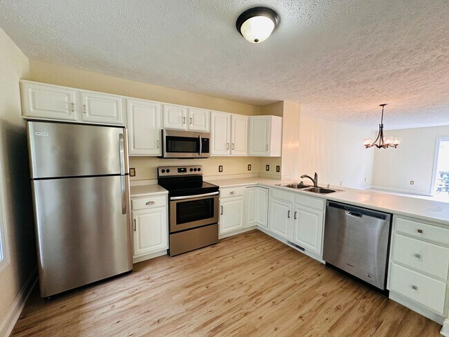 Foto del edificio - 1310 Orange Leaf Ct NW