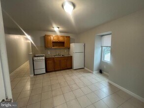 Building Photo - 531 Brinton St