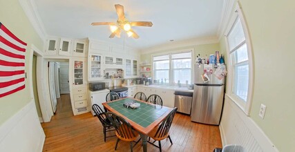 Building Photo - 423 Denison Ave