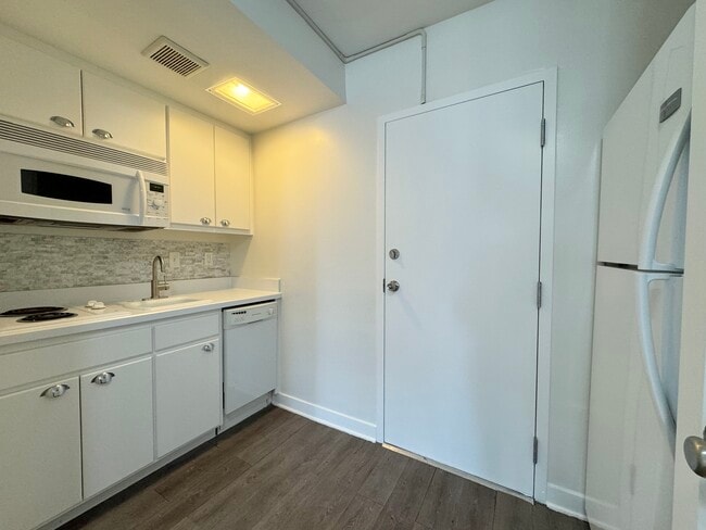 Foto del edificio - 4524 Broadway Blvd