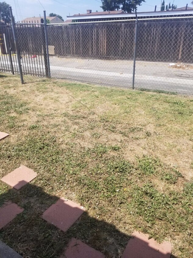 Primary Photo - 2305 W Compton Blvd