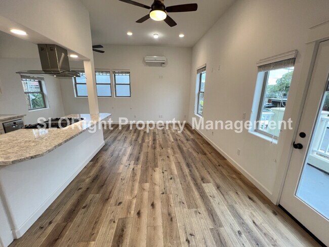 Foto del edificio - AVAILABLE SEPTEMBER - Downtown SLO Studio with Rooftop Deck
