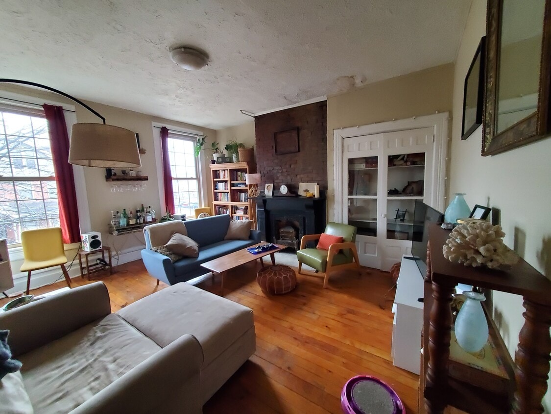 Primary Photo - 5961 Alder St