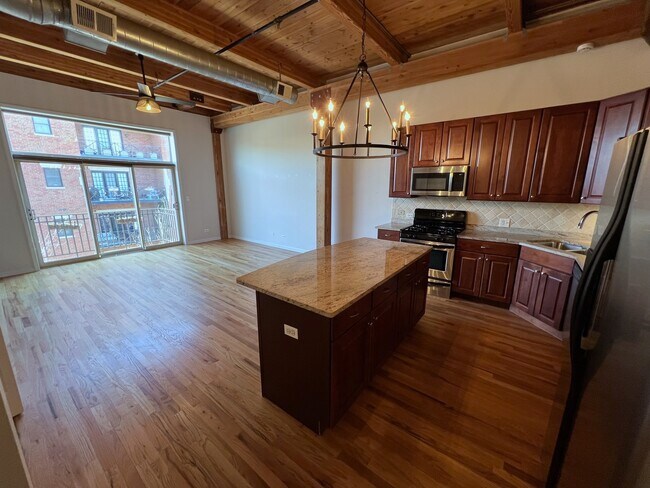 Foto del edificio - 2806 N Oakley Ave