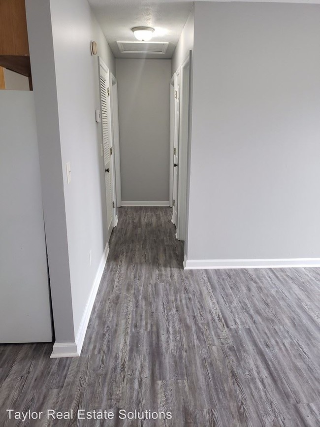 Building Photo - 127 Smith Cir