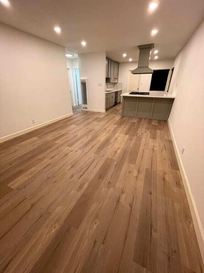 Foto del edificio - 1663 W 186th St