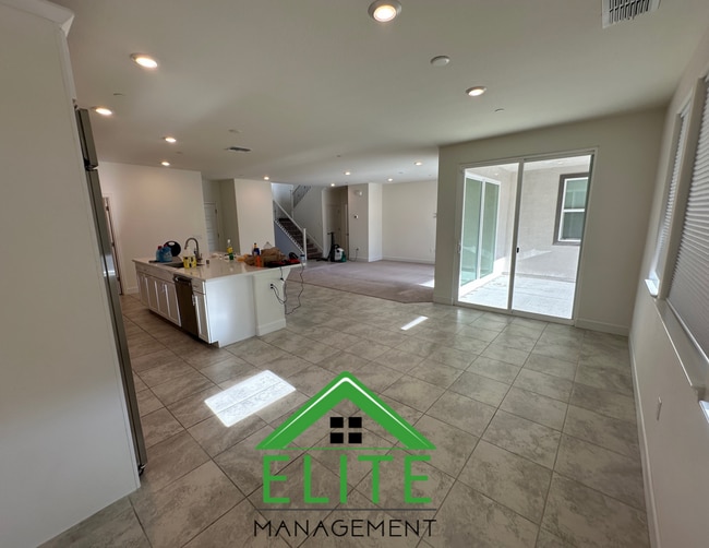 Building Photo - Spacious 5-Bedroom Home with Private In-La...