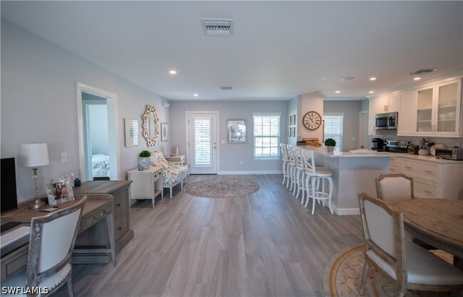 Foto del edificio - 911 Heron Ct