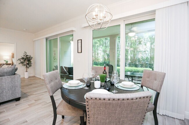Foto del edificio - ** THIS AVALON OF NAPLES 2/2 CONDO IS AVAI...
