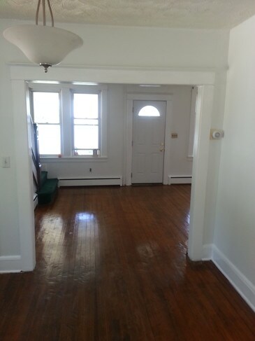 Building Photo - 2158 Lake Dr