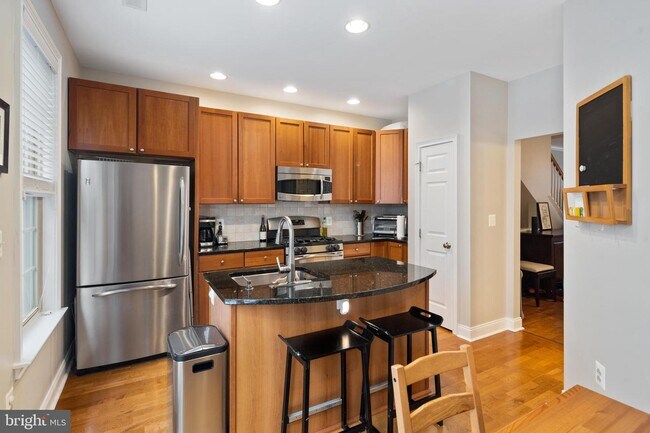 Building Photo - 402 Captains Way
