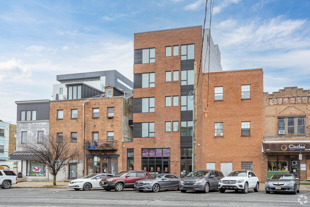 Primary Photo - 806-808 N 2nd St