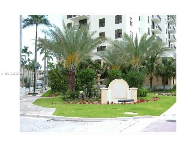 Foto del edificio - 888 Douglas Rd