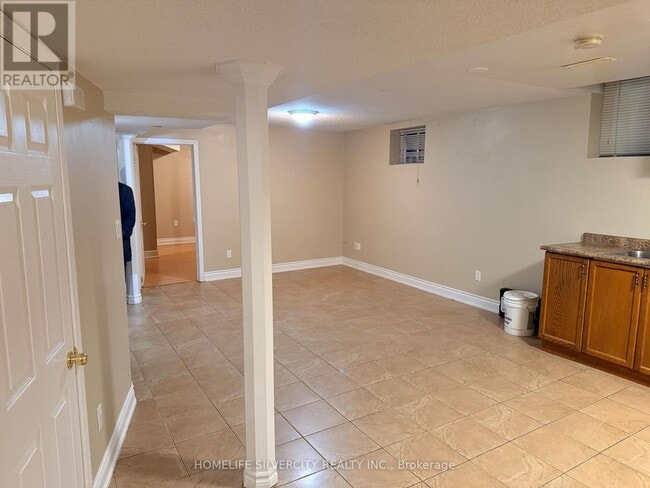 Photo du bâtiment - 118 Chloe Crescent