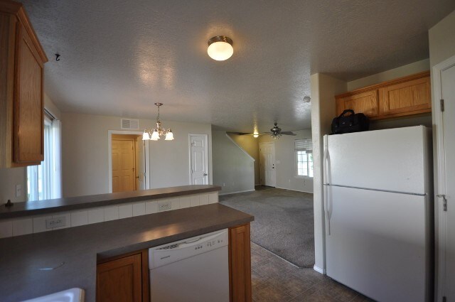 Building Photo - 123 E Chapparosa Ct