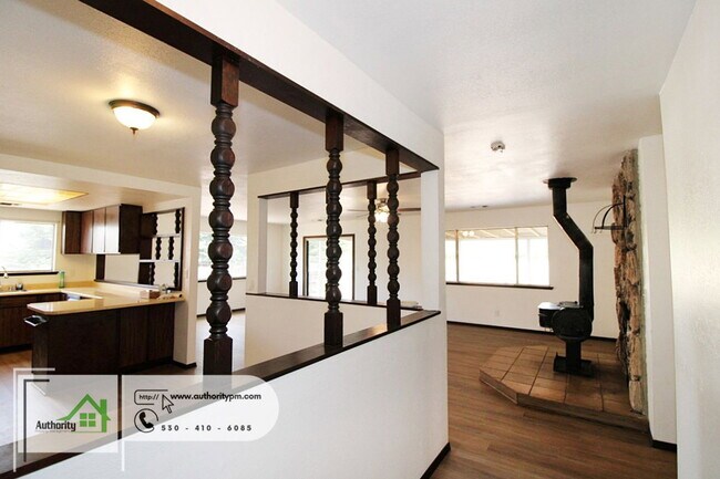 Foto del edificio - 8615 Patricia Dr