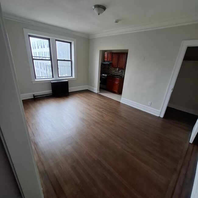 24 S Grove St C5 - 82 S Grove St
