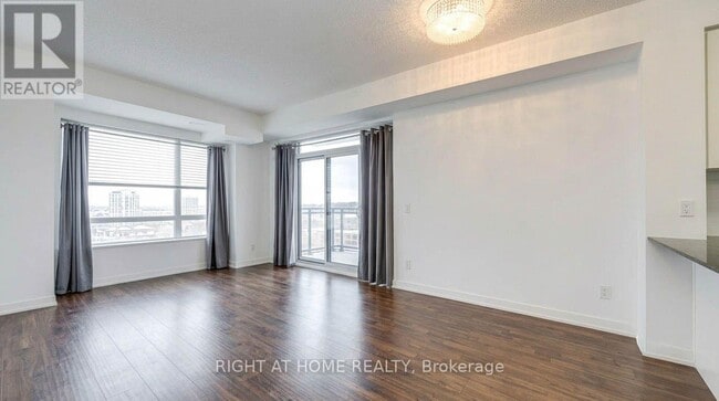 Building Photo - 840 Queens Plate Dr