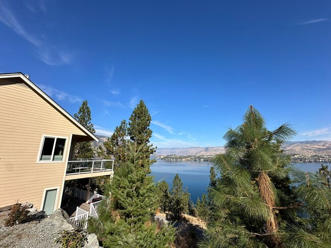 Foto del edificio - Fully Furnished Home in Chelan!  Half off ...