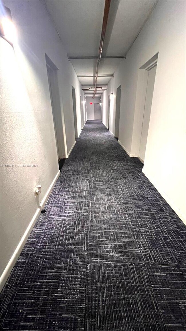 Foto del edificio - 4740 NW 21st St