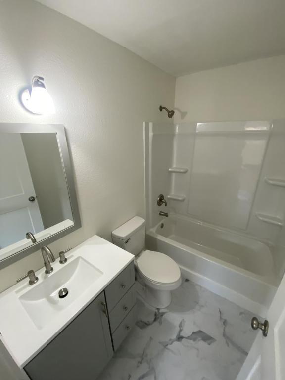 Foto del edificio - 2413 Webster Ct