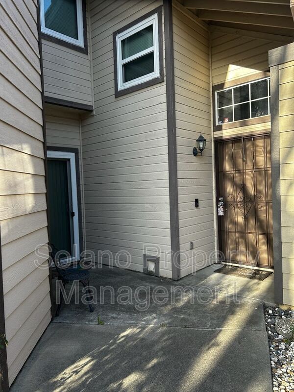 Building Photo - 334 Bolton Way