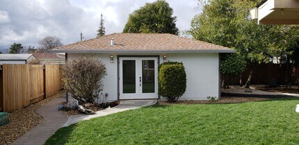 Building Photo - 1401 Grove Way