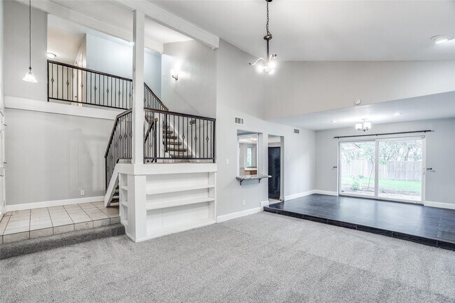 Building Photo - 902 Firestone Ln