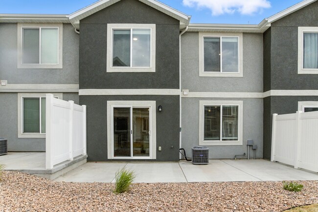 Building Photo - 1605 S Windy Rdg Dr