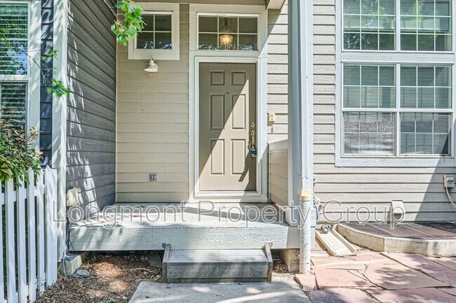 Foto del edificio - 679 Snowberry St