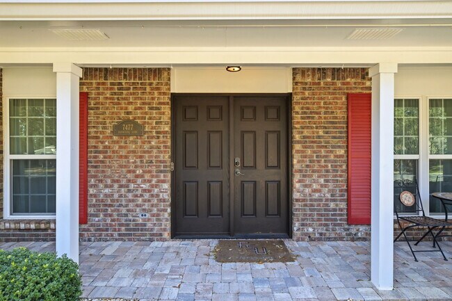 Foto del edificio - 7477 Baywoods Ln