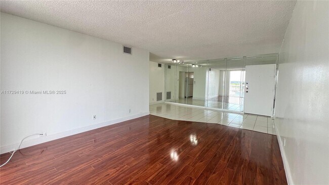 Foto del edificio - 137 Golden Isles Dr