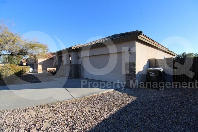 Foto del edificio - 3003 E Kings Ave