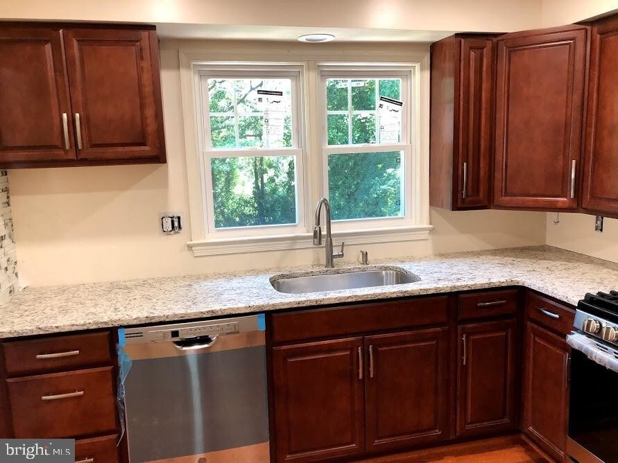 Foto principal - 7302 Finns Ln