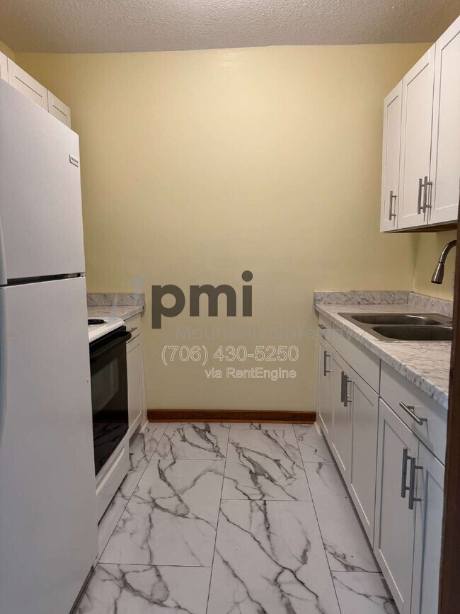 Foto del edificio - 150 Cross Creek Trail