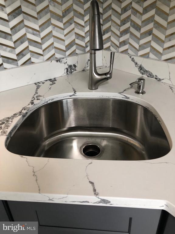 Foto del edificio - 9533 Clocktower Ln