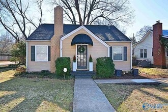 Building Photo - 1222 NE Wellman Ave
