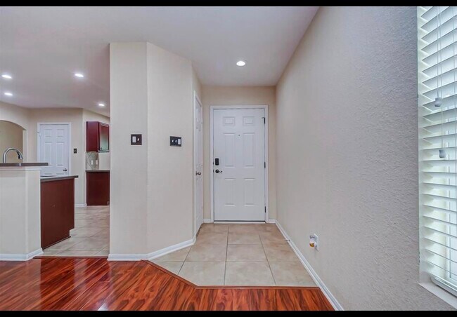 Building Photo - 3042 Thicket Path Way