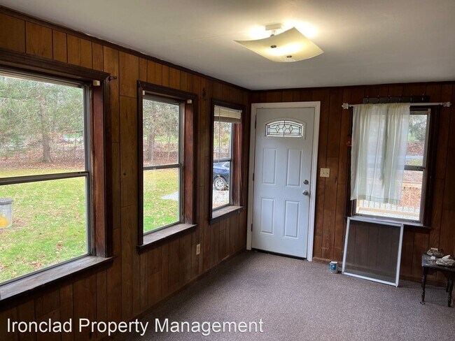 Foto del edificio - 4 br, 1 bath House - 303 East Village Rd